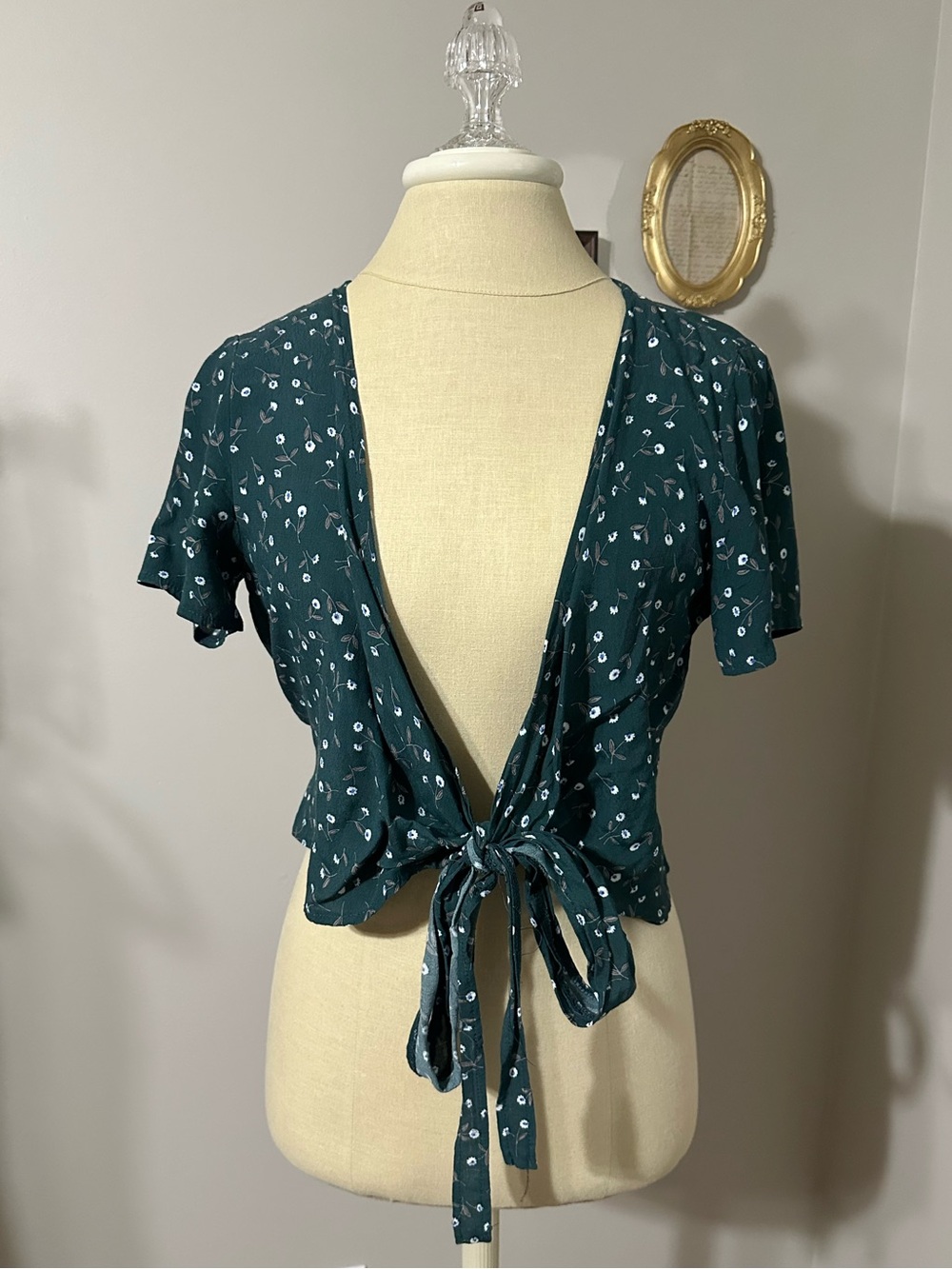 Brandy Melville Teal Floral Tie-Front Crop Top